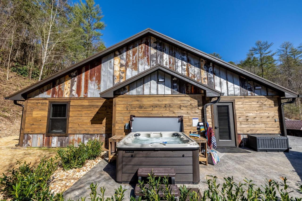 New Rustic Luxe Cabin Billiards Spa Near Gsmnp Townsend Kültér fotó