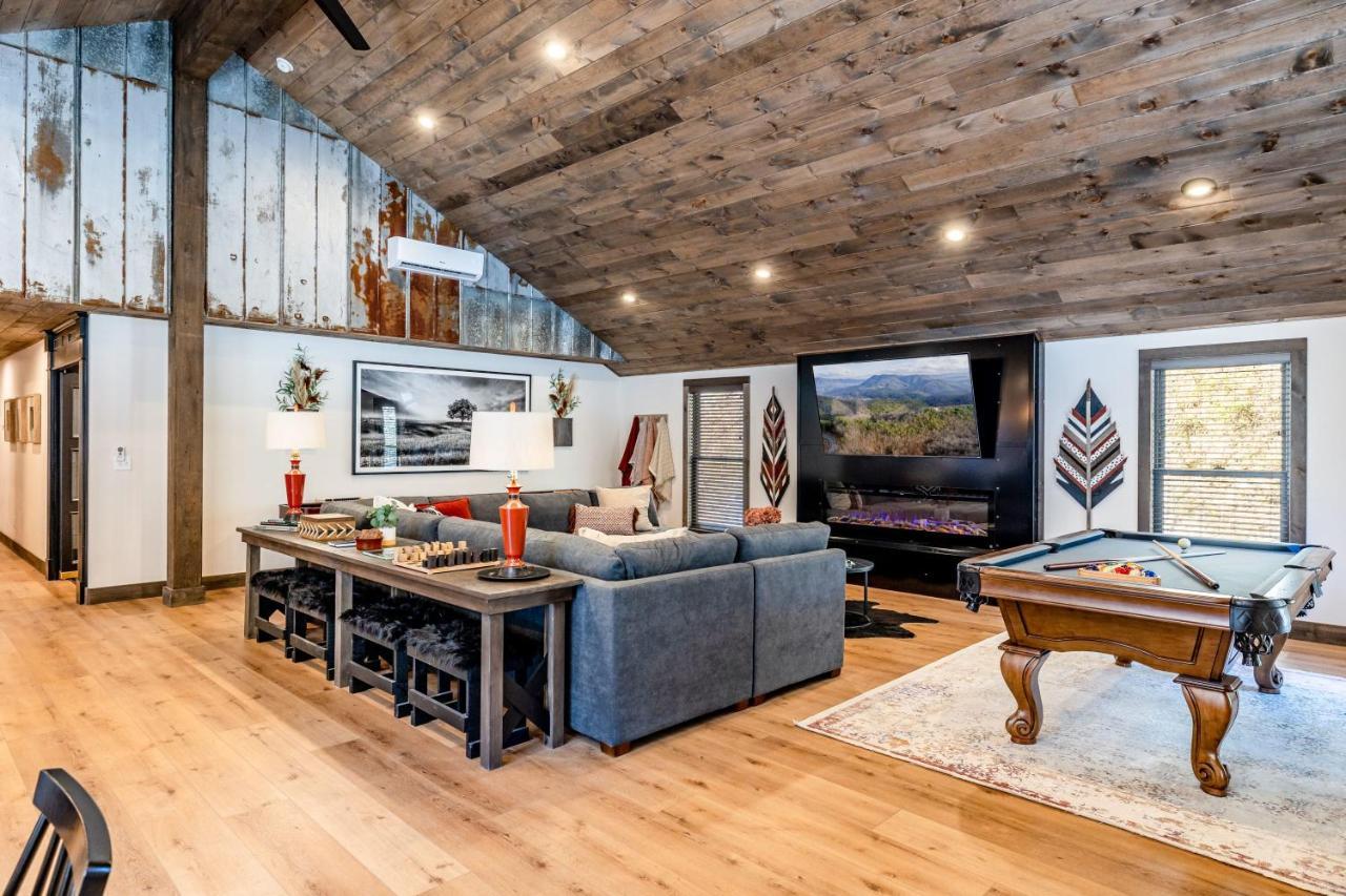 New Rustic Luxe Cabin Billiards Spa Near Gsmnp Townsend Kültér fotó