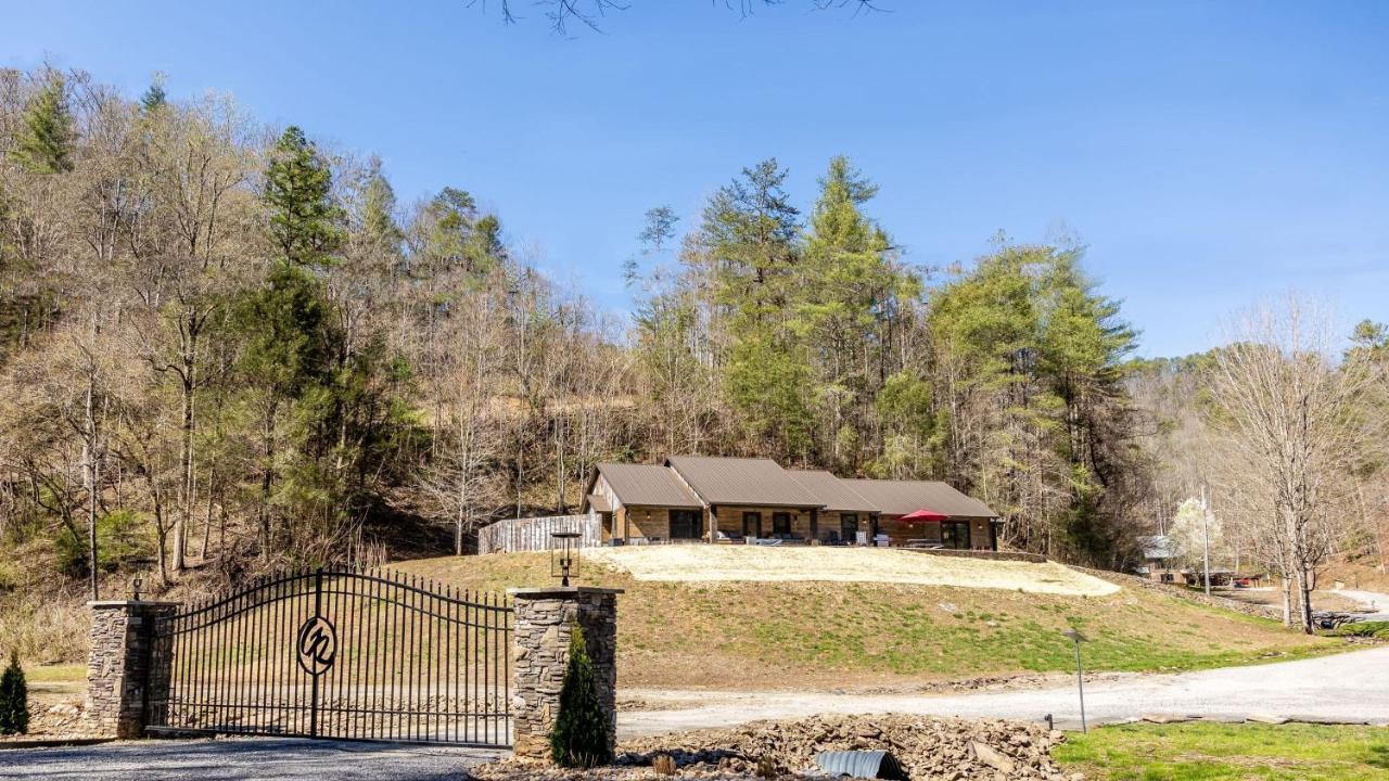 New Rustic Luxe Cabin Billiards Spa Near Gsmnp Townsend Kültér fotó