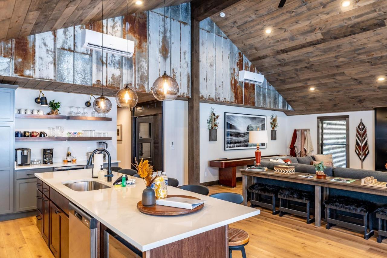 New Rustic Luxe Cabin Billiards Spa Near Gsmnp Townsend Kültér fotó